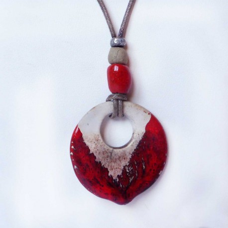 Collier rond réglable rouge chamarré