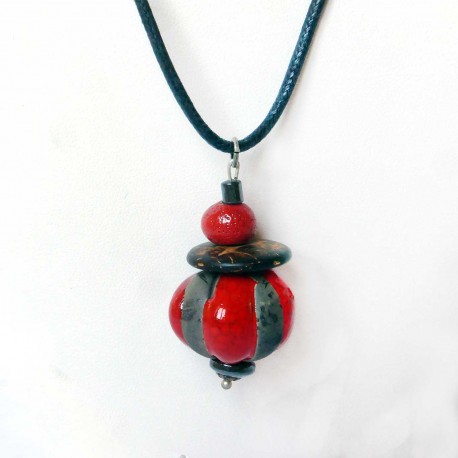 Collier boule  réglable rouge et noir raku