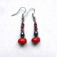 Boucles d'oreilles pendantes en rouge et noir