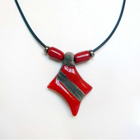 Collier original rouge et noir