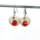 Petites boucles rondes en blanc et rouge