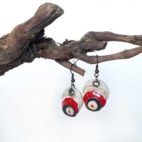 Boucles oreilles originales rondes en blanc et rouge