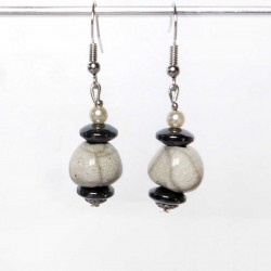 Boucles d'oreilles en blanc et noir