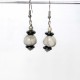 Boucles d'oreilles en blanc et noir