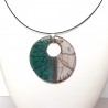 Collier au grand médaillon rond bleu turquoise et blanc raku