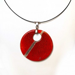 Collier lumineux au grand médaillon rouge