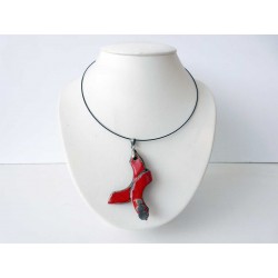 Collier fantaisie rouge vif et noir