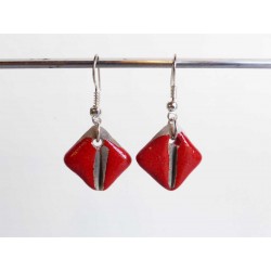 Boucles d'oreilles chatoyantes rouges et noires