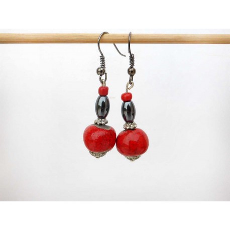 Boucles d'oreilles écarlate rouges et noires 