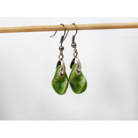 Boucles d'oreilles feuilles petits tortillons verts