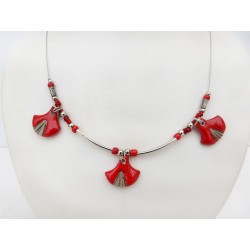 Collier aux trois éventails rouge  fin et léger