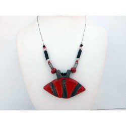 Collier lumineux au grand médaillon rouge et noir