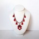 Collier de fête rouge chic et éclatant