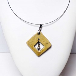 Collier  jaune délicat paille dorée